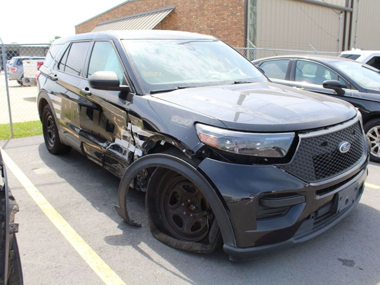 2021-ford-explorer-image-1