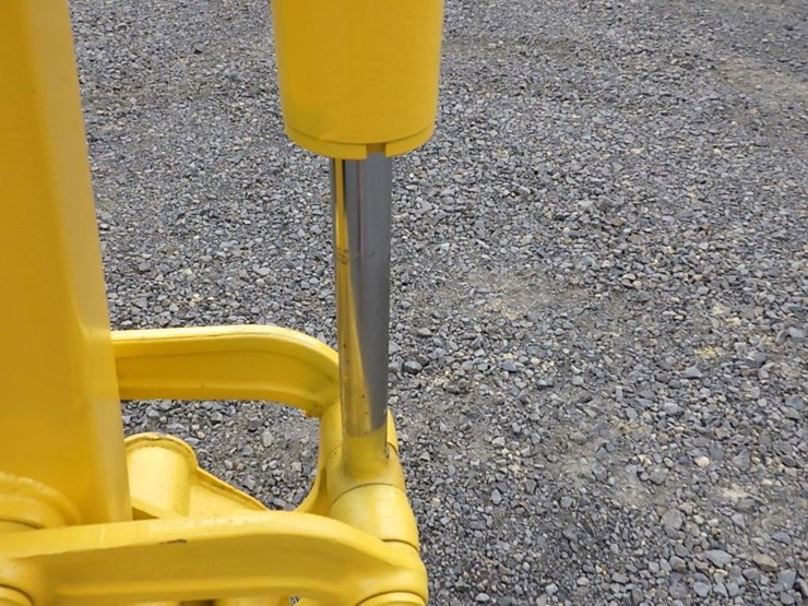 komatsu-pc28uu-image-22