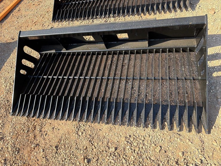 unused-wolverine-78"-skid-steer-sieve-shovel-image-1