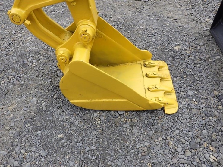 komatsu-pc28uu-image-18