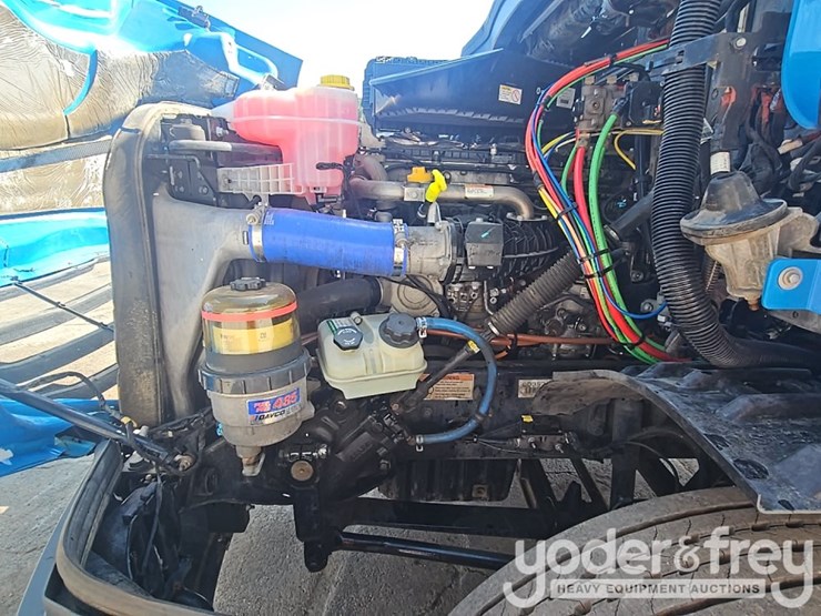 2019-freightliner-cascadia-116-image-19