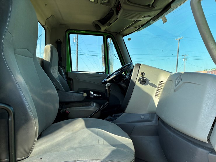 2015-international-prostar-image-8