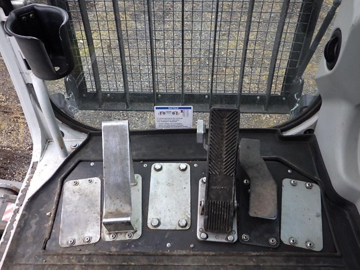 sennebogen-738e-tree-handler-image-45