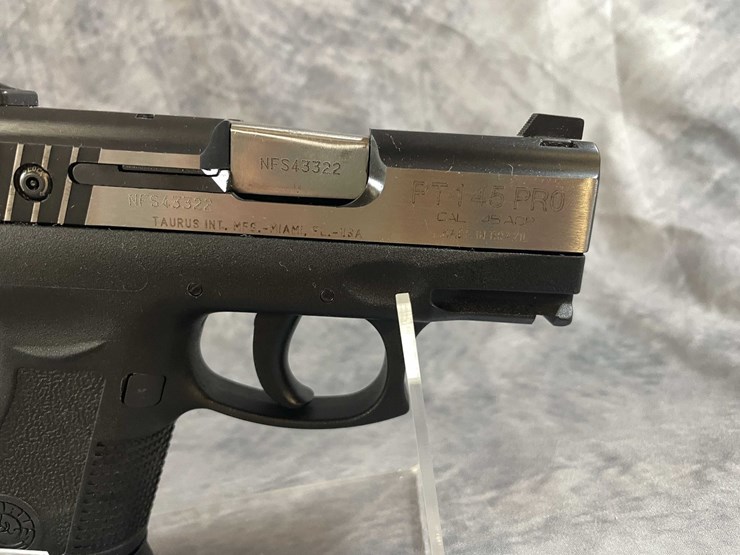 #10299-•-taurus-pt145-pro-45-auto-pistol,-sn:-nfs43322-image-5