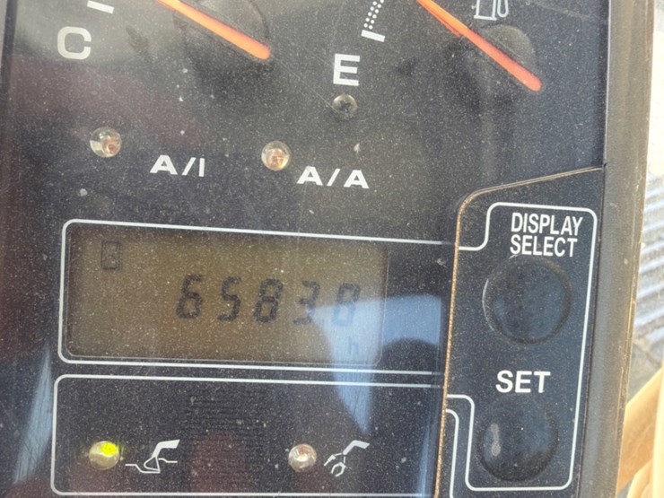 2005-deere-270c-lc-image-2