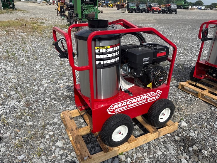 #5405-•-unused-magnum-4000-hot-water-pressure-washer-2616120-image-4