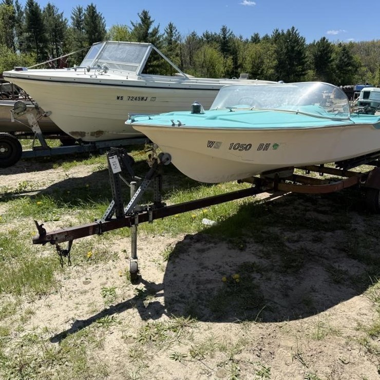 1960 Renken 16' Fiberglass Boat