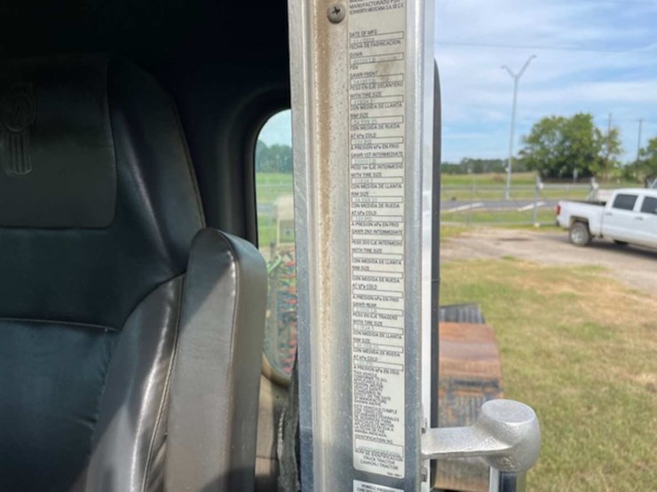 2019-kenworth-t800-image-13