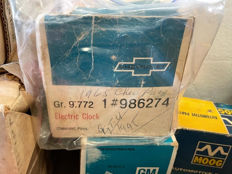 #5379-•-lot-of-general-motors-oe-parts-(las-cruces,-nm)-image-13