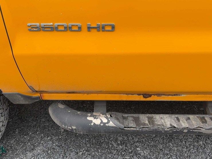 2016-chevrolet-silverado-3500hd-image-25