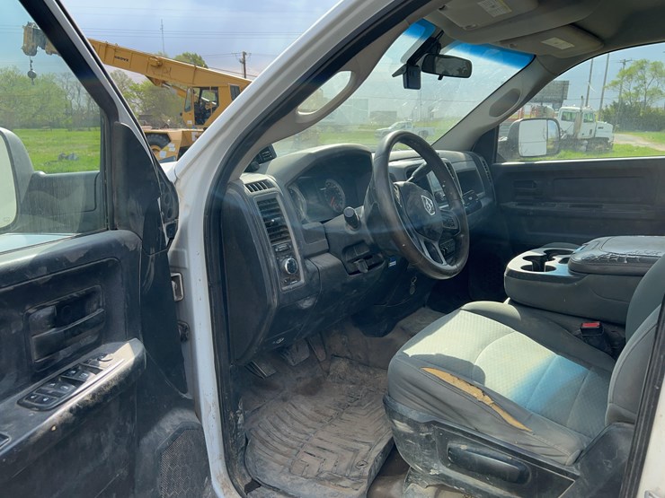2014-dodge-3500-image-8
