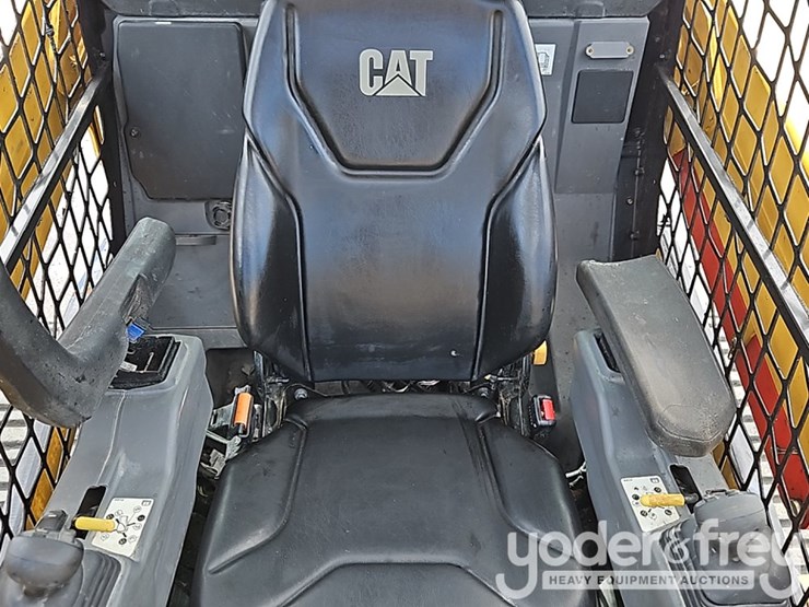 2025-caterpillar-255-image-24