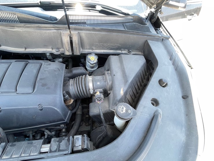 2011-chevrolet-traverse-image-118