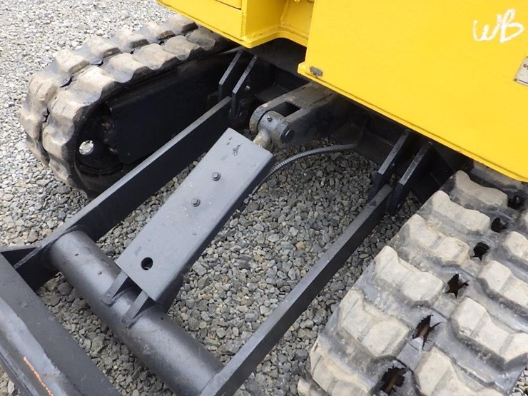 komatsu-pc28uu-image-12