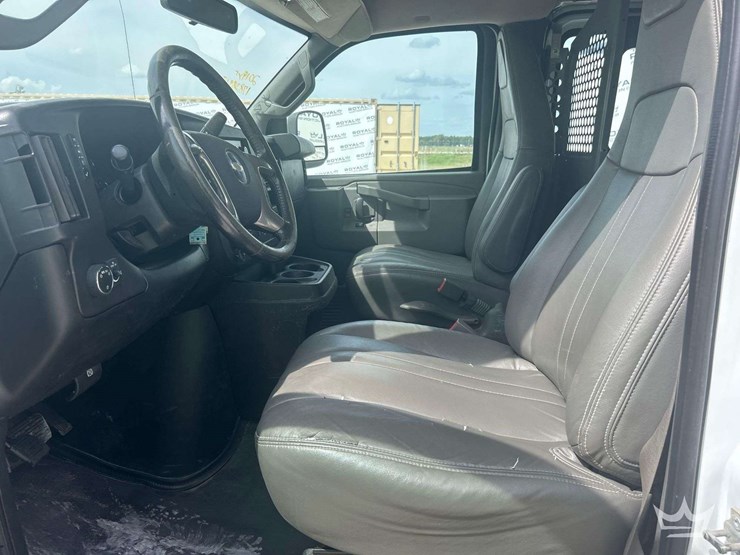 2019-chevrolet-express-2500-image-12