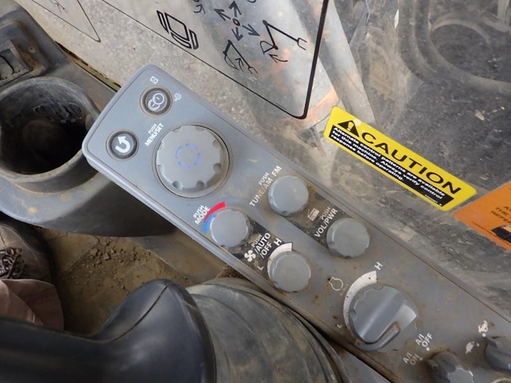 2017-deere-3754g-image-51