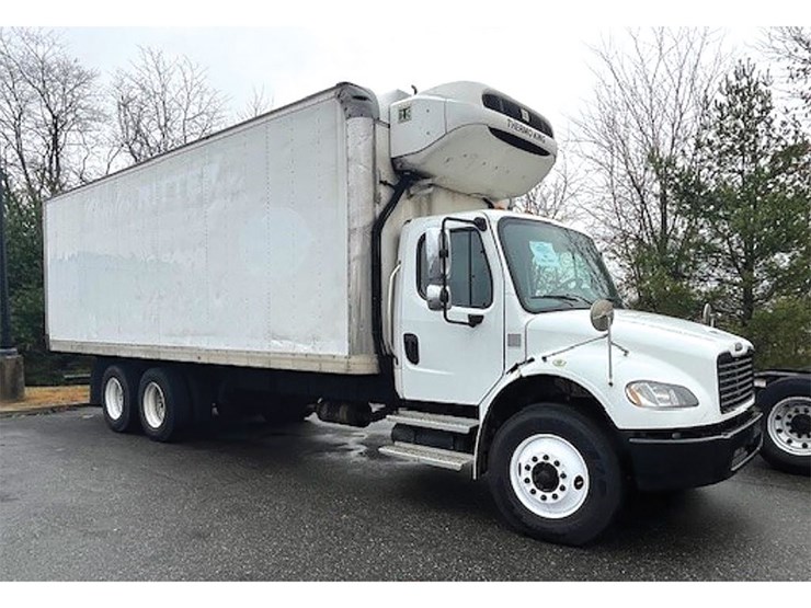 2020-freightliner-m2-106-image-1