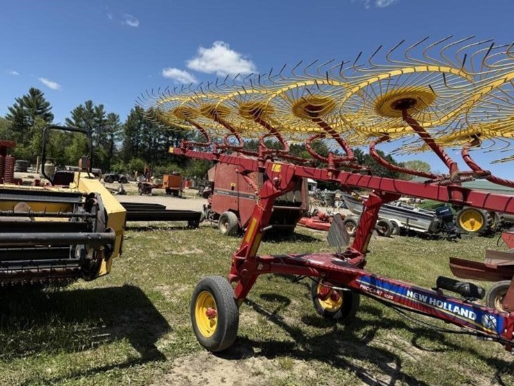 new-holland-1225-image-4