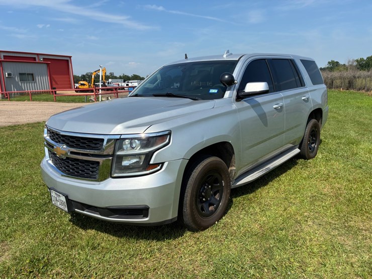 2015-chevrolet-tahoe-image-4