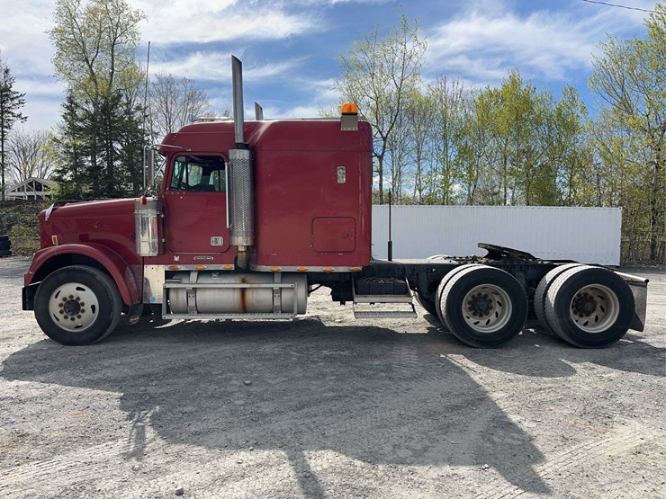 2000-freightliner-fld120-image-8