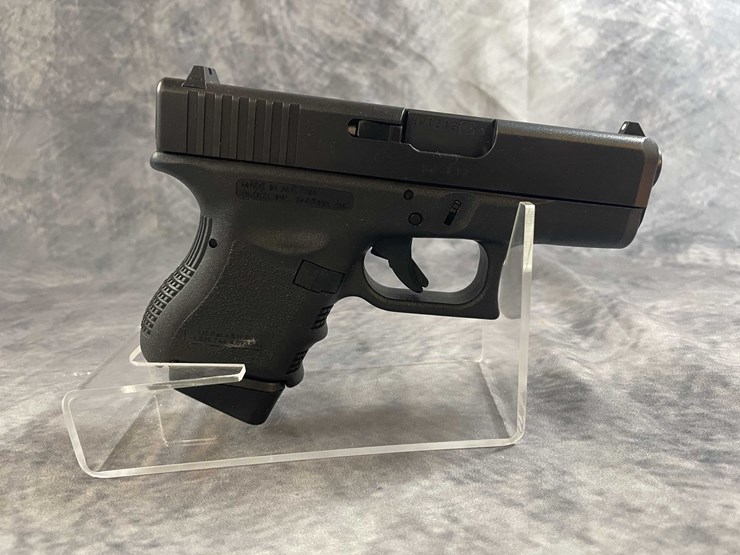 #10298-•-glock-model-27-40-s&w-pistol,-sn:-nwt212-image-1