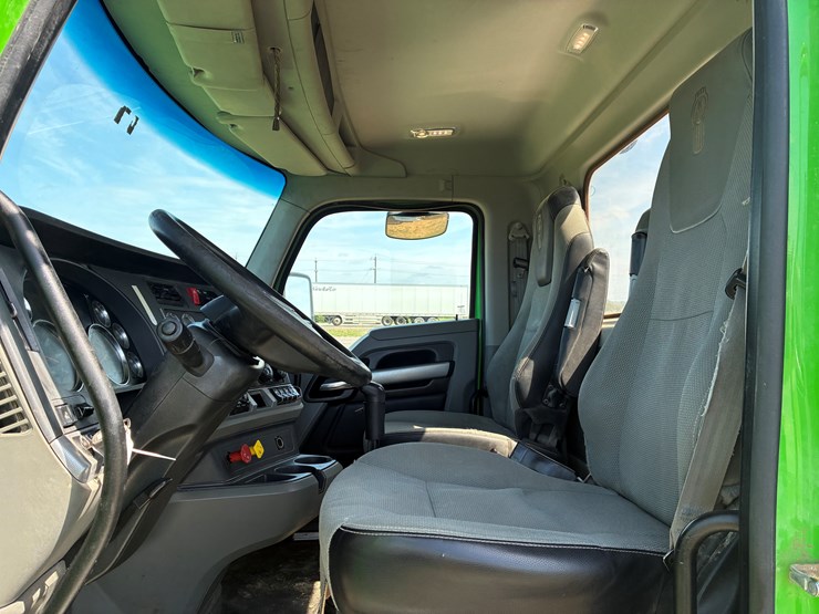2020-kenworth-t880-image-7