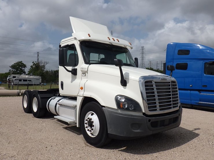 2018-freightliner-cascadia-125-image-3