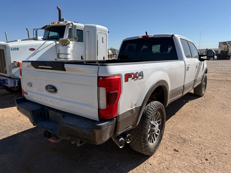2017-ford-f350-image-3