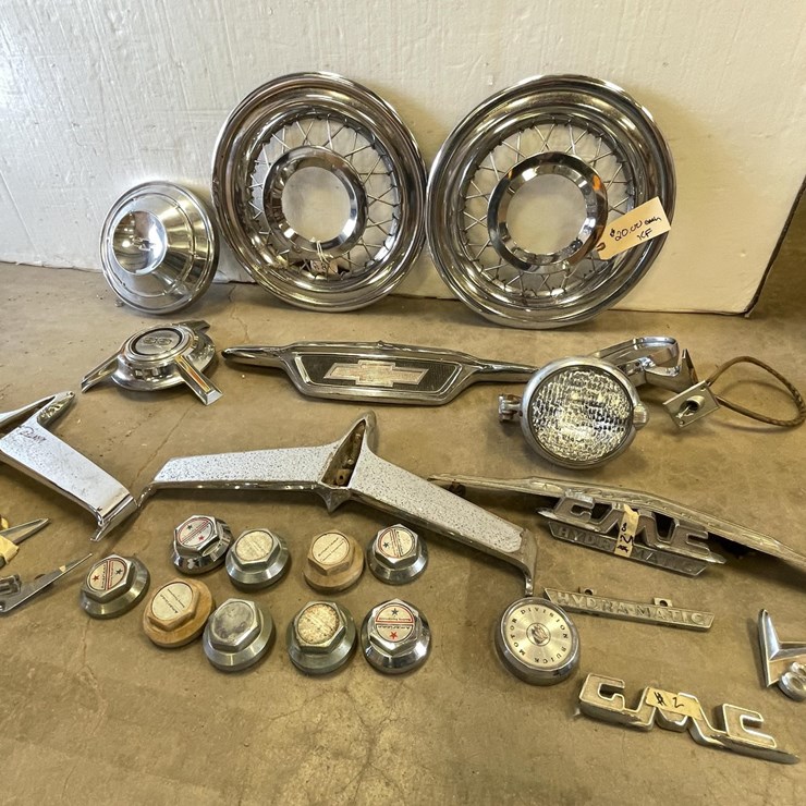#5401 • Huge Lot of Classic Car Parts (Las Cruces, NM)
