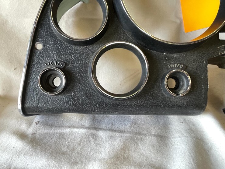 #5375-•-corvette-instrument-cluster-bezel-(las-cruces,-nm)-image-2