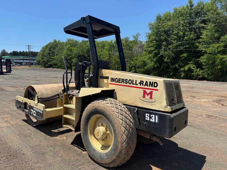 1999-ingersoll-rand-sd070d-pro-pac-66in-smooth-drum-roller-image-3
