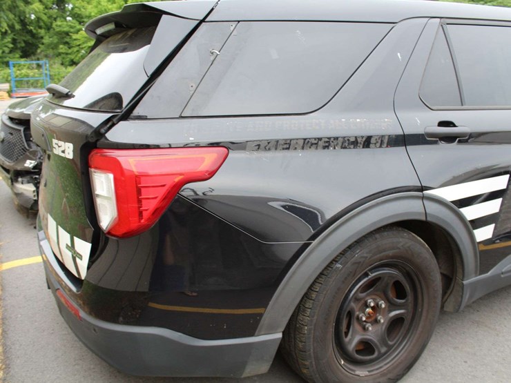 2021-ford-explorer-image-4