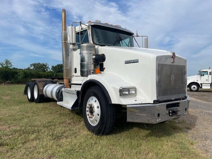 2019-kenworth-t800-image-3