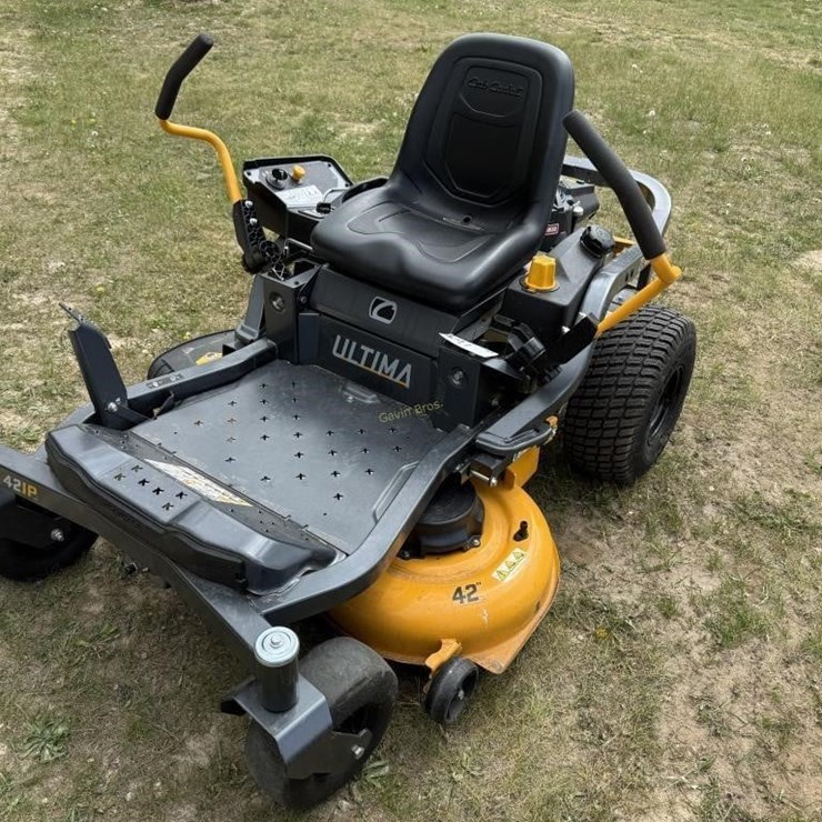 Cub Cadet Ultima ZT1 42IP Zero Turn Mower