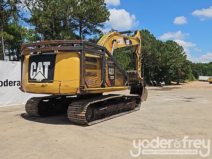 2016-caterpillar-323fl-image-5