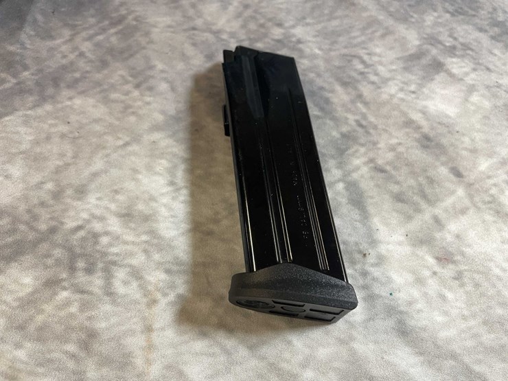 #10282-•-beretta-apx-a1-compact-9mm-luger-pistol,-sn:-a288892x-image-21