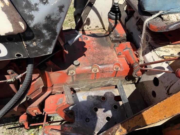 case-1290-tractor-w/56l-loader-bucket-image-10