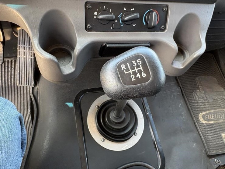 2018-freightliner-ftl-m270-straight-truck-image-16