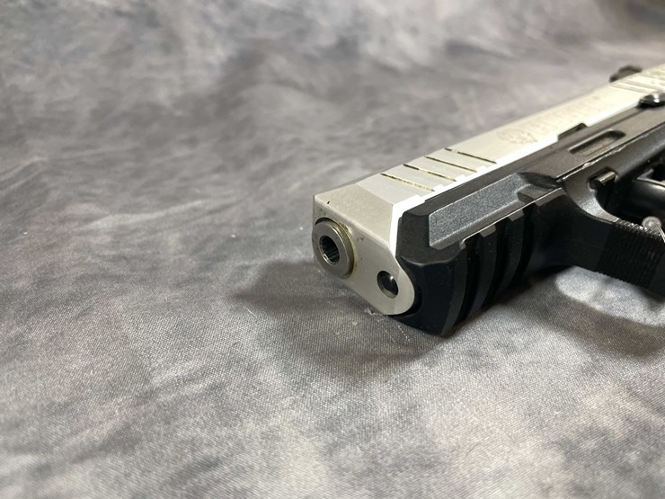 #10294-•-ruger-sr22-22-lr-pistol,-sn:-361-71180-image-9