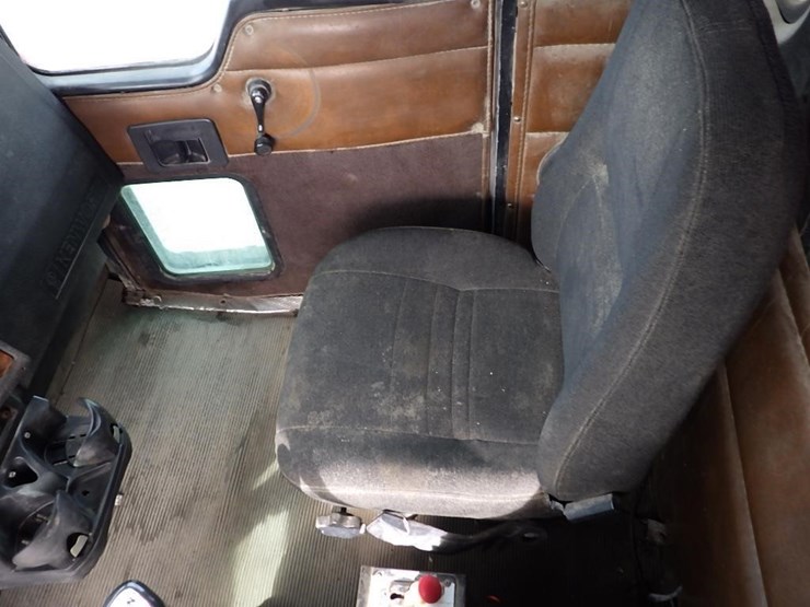 1996-kenworth-t800b-image-57