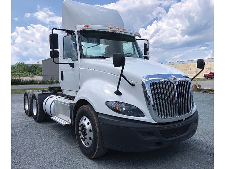 2017-international-prostar-image-1