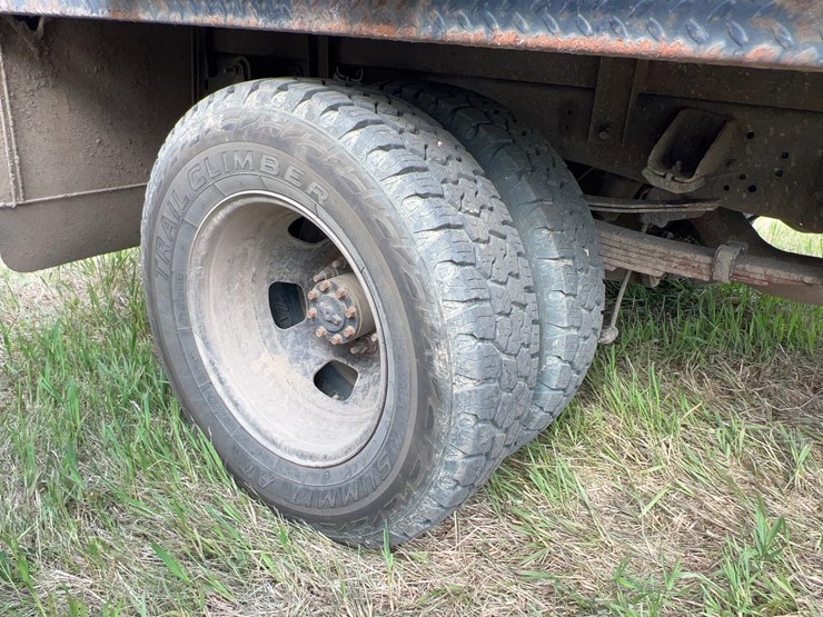 2017-dodge-3500-image-28