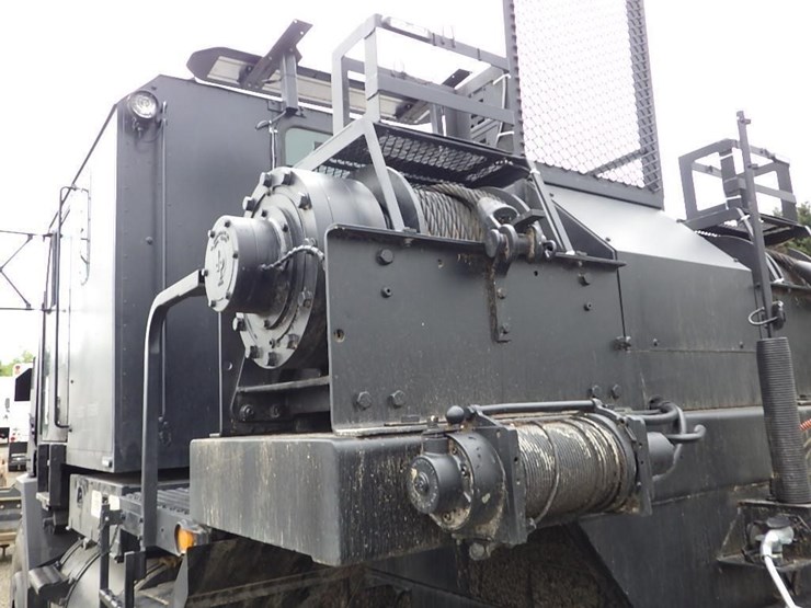 2002-oshkosh-m1070-image-23