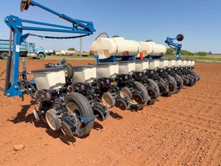 kinze-3200-image-25