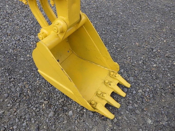 komatsu-pc28uu-image-18