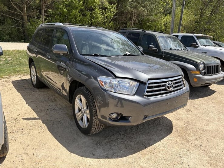 2010-toyota-highlander-image-3