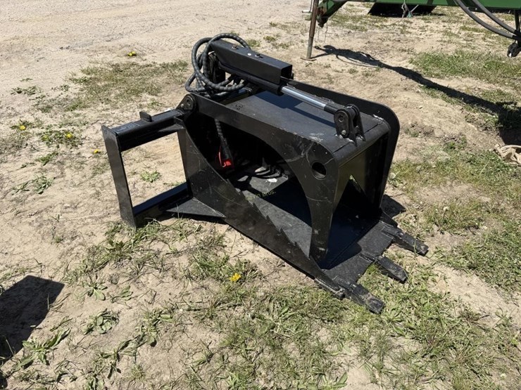 universal-attach-stump-grab-bucket-image-1