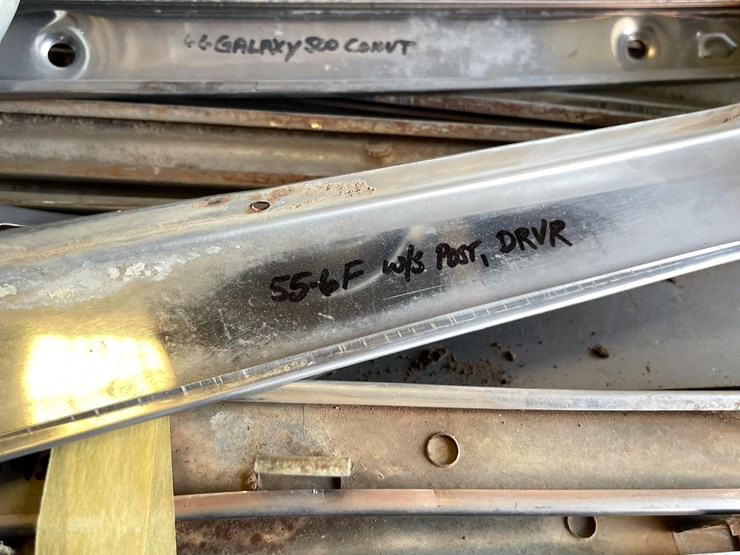 #5398-•-huge-lot-of-classic-car-chrome-trim-(las-cruces,-nm)-image-26