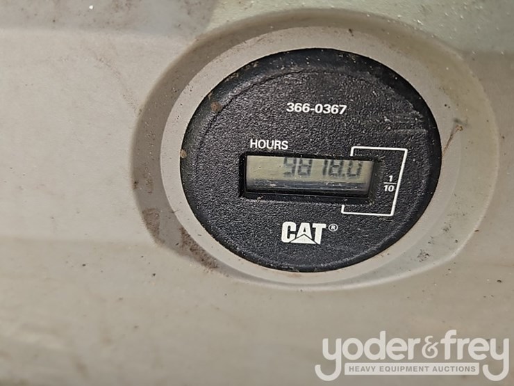 2016-caterpillar-323fl-image-40