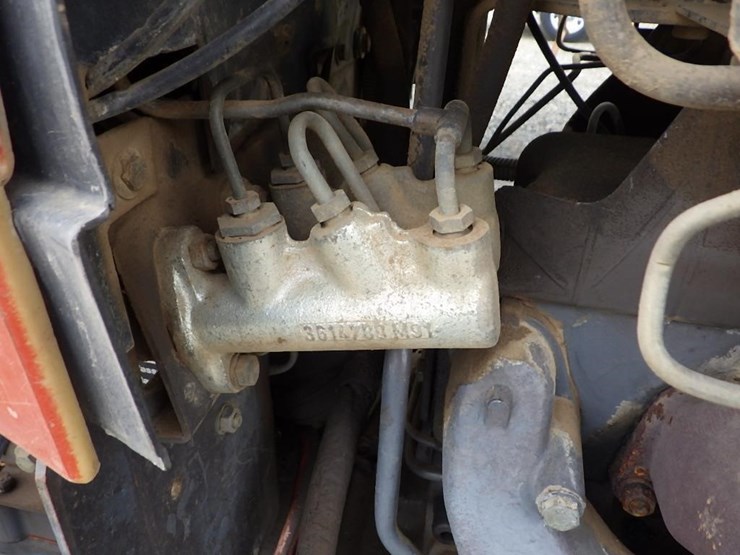 massey-ferguson-398-image-17